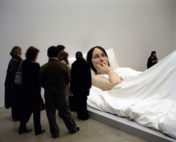 medium_In_Bed-ron-mueck.jpg